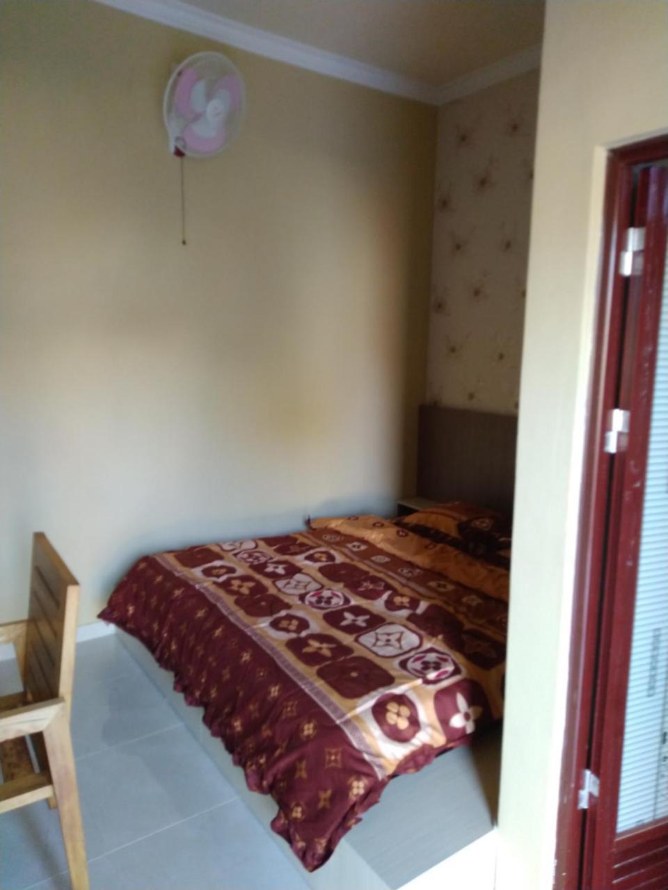 R3 Brawijaya Homestay Banyuwangi  Exteriör bild