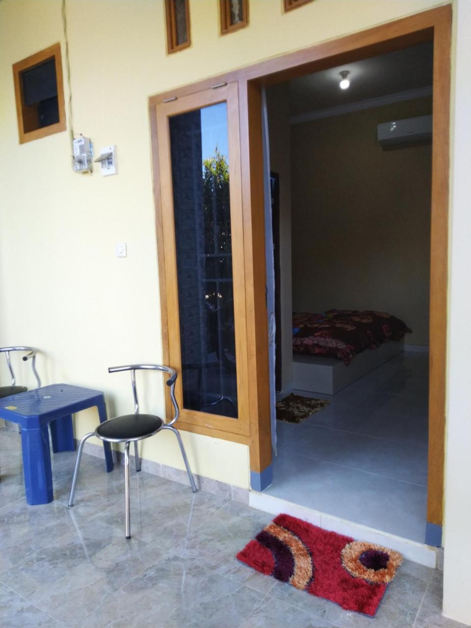 R3 Brawijaya Homestay Banyuwangi  Exteriör bild