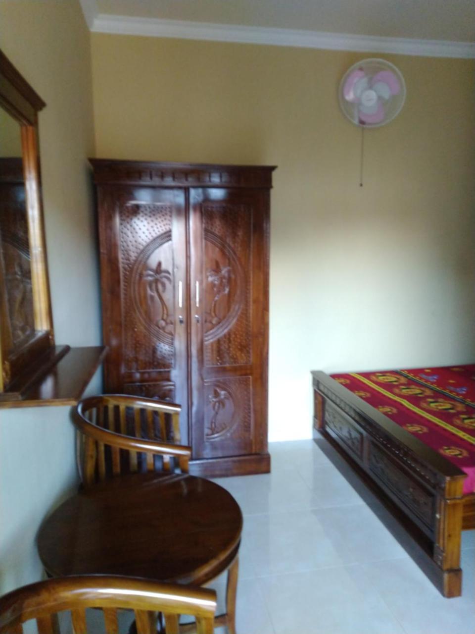 R3 Brawijaya Homestay Banyuwangi  Exteriör bild