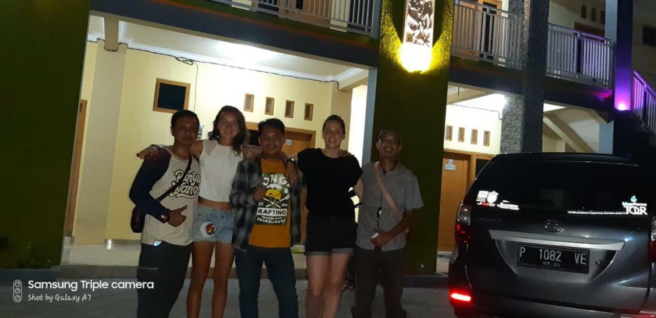 R3 Brawijaya Homestay Banyuwangi  Exteriör bild