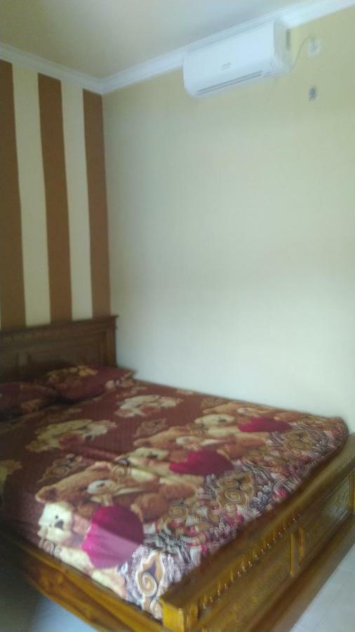 R3 Brawijaya Homestay Banyuwangi  Exteriör bild