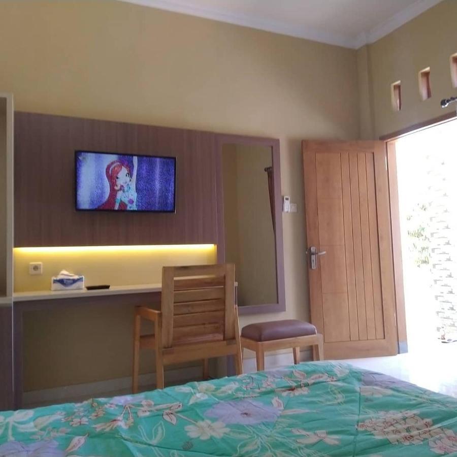 R3 Brawijaya Homestay Banyuwangi  Exteriör bild